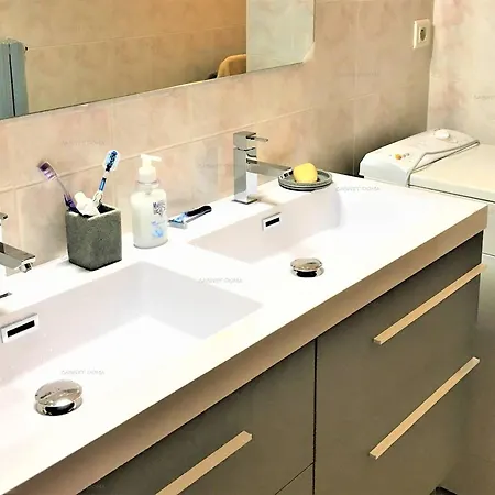 Holiday home Maison Cosy A Avec Terrasse Et Animaux Admis - Fr-1-697-37 *