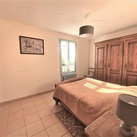 Holiday home Maison Cosy A Avec Terrasse Et Animaux Admis - Fr-1-697-37